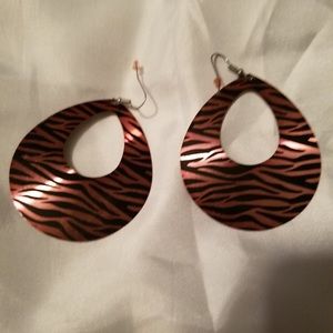 Animal print brown & black fashion earrings